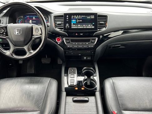 Used 2019 Honda Pilot Touring image 17