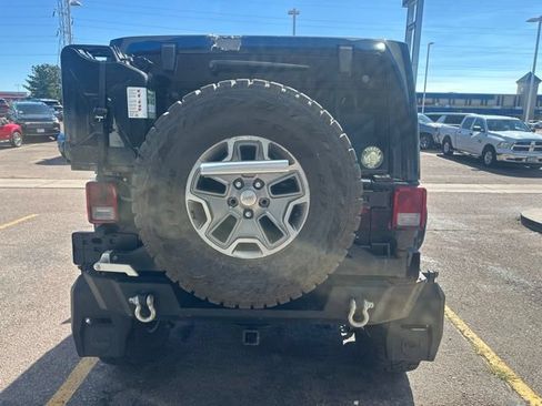 Used 2016 Jeep Wrangler Unlimited Rubicon w/ Connectivity Group AWD/4WD image 5