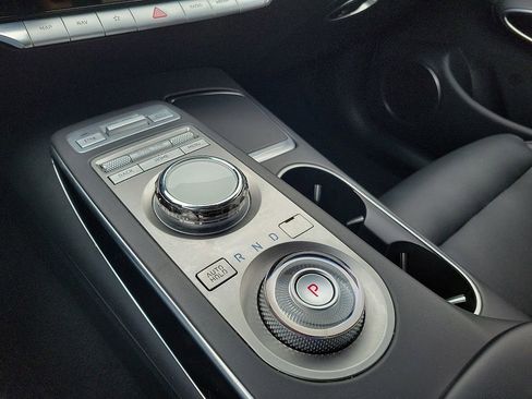 Used 2025 Genesis GV70 2.5T image 16