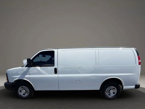 Used 2016 Chevrolet Express 2500 image 3