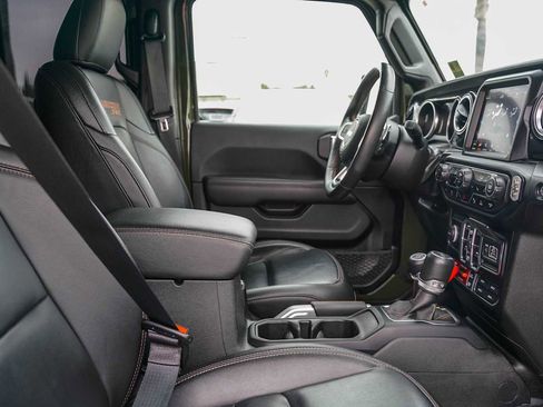 Used 2022 Jeep Wrangler Unlimited Rubicon w/ Xtreme Recon 35" Tire Package image 16