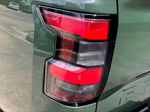 Certified 2025 Nissan Frontier SV RWD image 29
