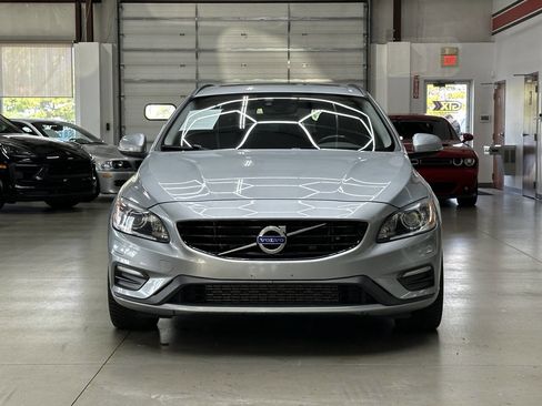 Used 2018 Volvo V60 T5 Dynamic w/ Vision Package image 6