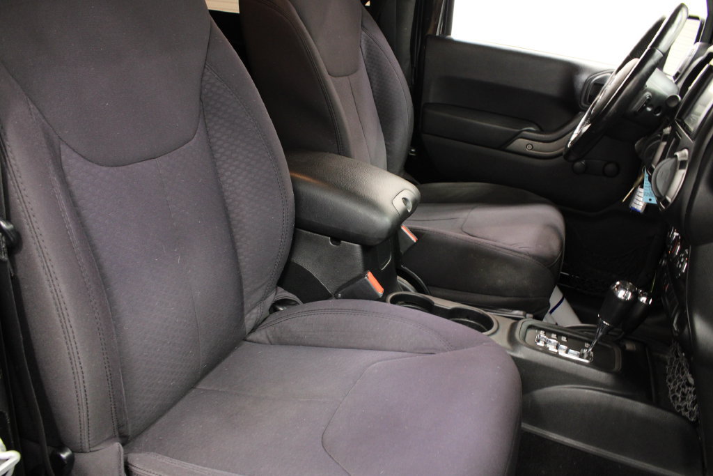 Used 2013 Jeep Wrangler Sport AWD/4WD image 18