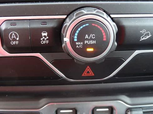 Used 2019 Jeep Wrangler Sport AWD/4WD image 24
