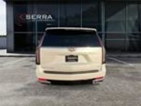 Used 2023 Cadillac Escalade Premium Luxury image 4