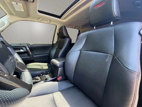 Used 2020 Toyota 4Runner Venture w/ Moonroof Package AWD/4WD image 13