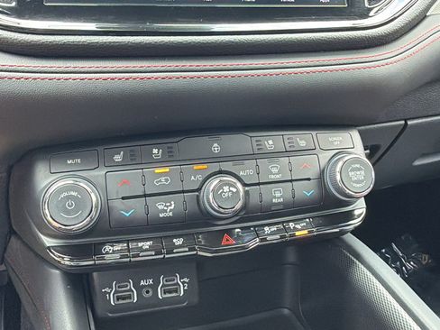 Certified 2024 Dodge Durango GT RWD image 35