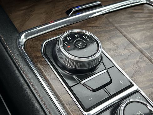 Used 2020 Ford Expedition Platinum image 22