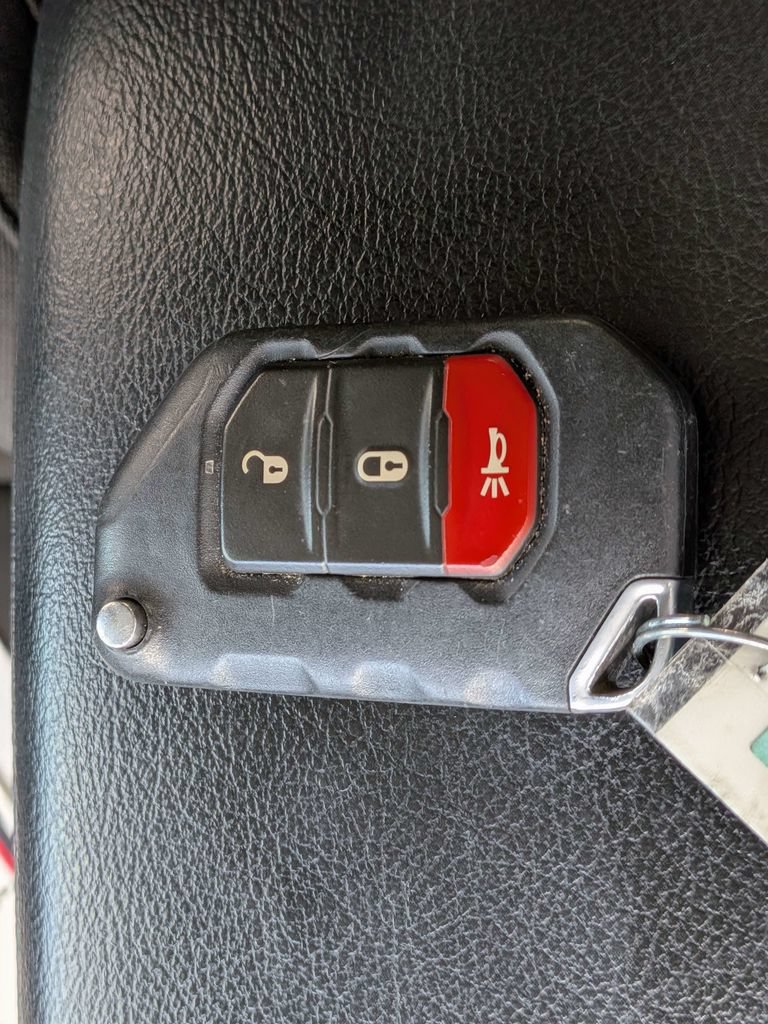 Used 2020 Jeep Wrangler Unlimited Sport S AWD/4WD image 25