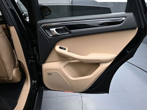 New 2026 Porsche Macan AWD/4WD image 25