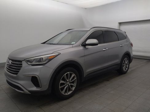 Used 2018 Hyundai Santa Fe SE FWD image 2