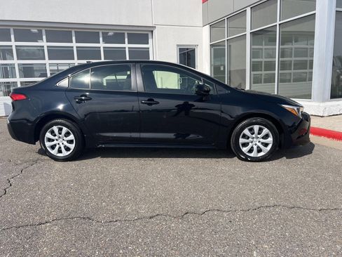 Used 2025 Toyota Corolla LE image 6