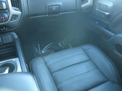 Used 2019 GMC Sierra 2500 Denali w/ Duramax Plus Package image 17