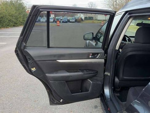Used 2011 Subaru Outback 2.5i Premium w/ All-Weather Pkg image 20