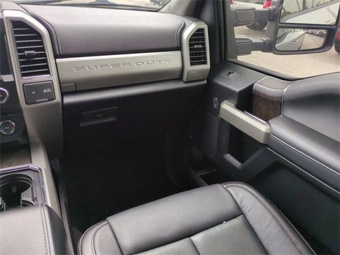 Used 2020 Ford F250 Lariat w/ Lariat Value Package image 17