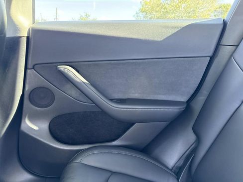 Used 2022 Tesla Model Y Performance image 17