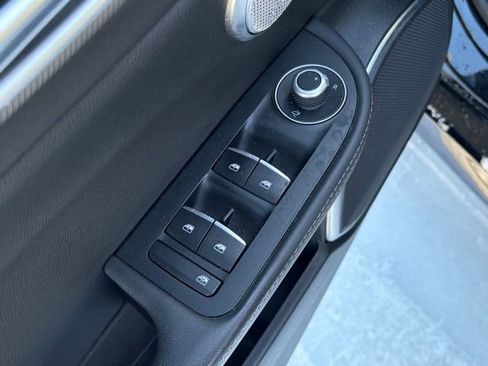 Used 2022 Alfa Romeo Giulia Veloce image 19