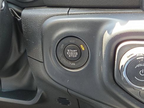 Used 2023 Jeep Wrangler Unlimited Sahara AWD/4WD image 31