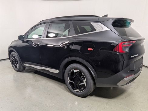 New 2026 Kia Sportage EX w/ EX Panorama Roof Package image 5