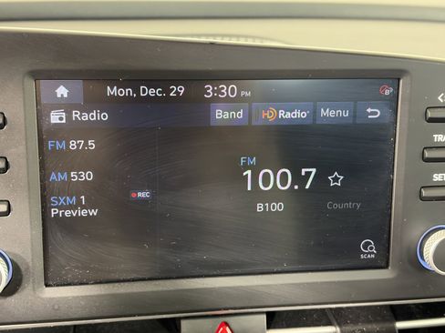 Used 2023 Hyundai Elantra SEL image 17