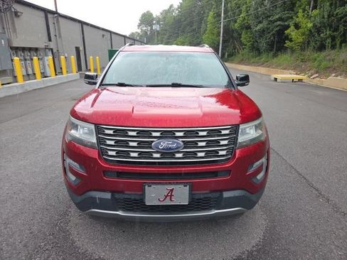 Used 2016 Ford Explorer XLT w/ Equipment Group 202A FWD image 7