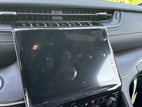 New 2025 Jeep Grand Cherokee Limited w/ Luxury Tech Group II image 25