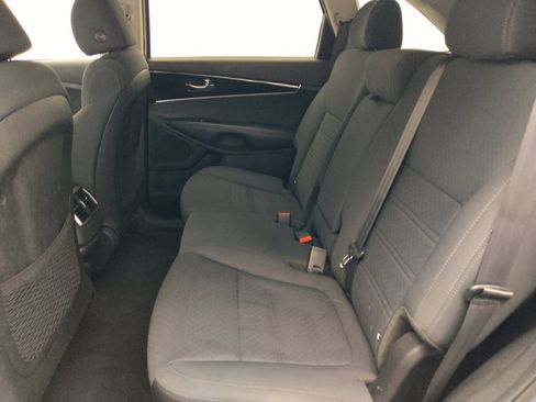 Used 2020 Kia Sorento AWD V6 image 18