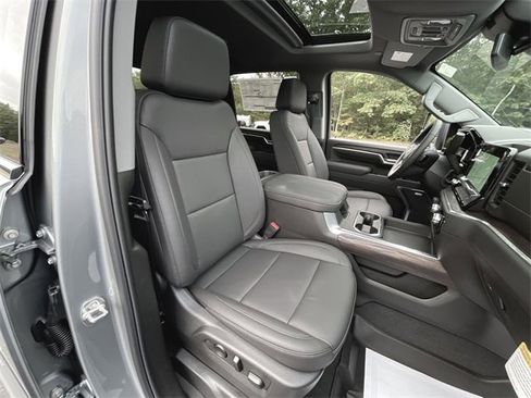 New 2026 GMC Sierra 2500 SLT w/ SLT Premium Package image 29