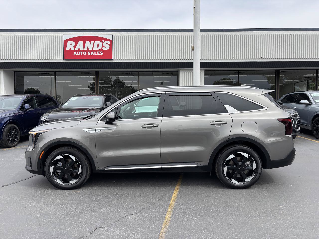 Used 2025 Kia Sorento EX AWD/4WD image 16