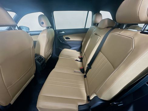 Used 2024 Volkswagen Tiguan SE R-Line image 27