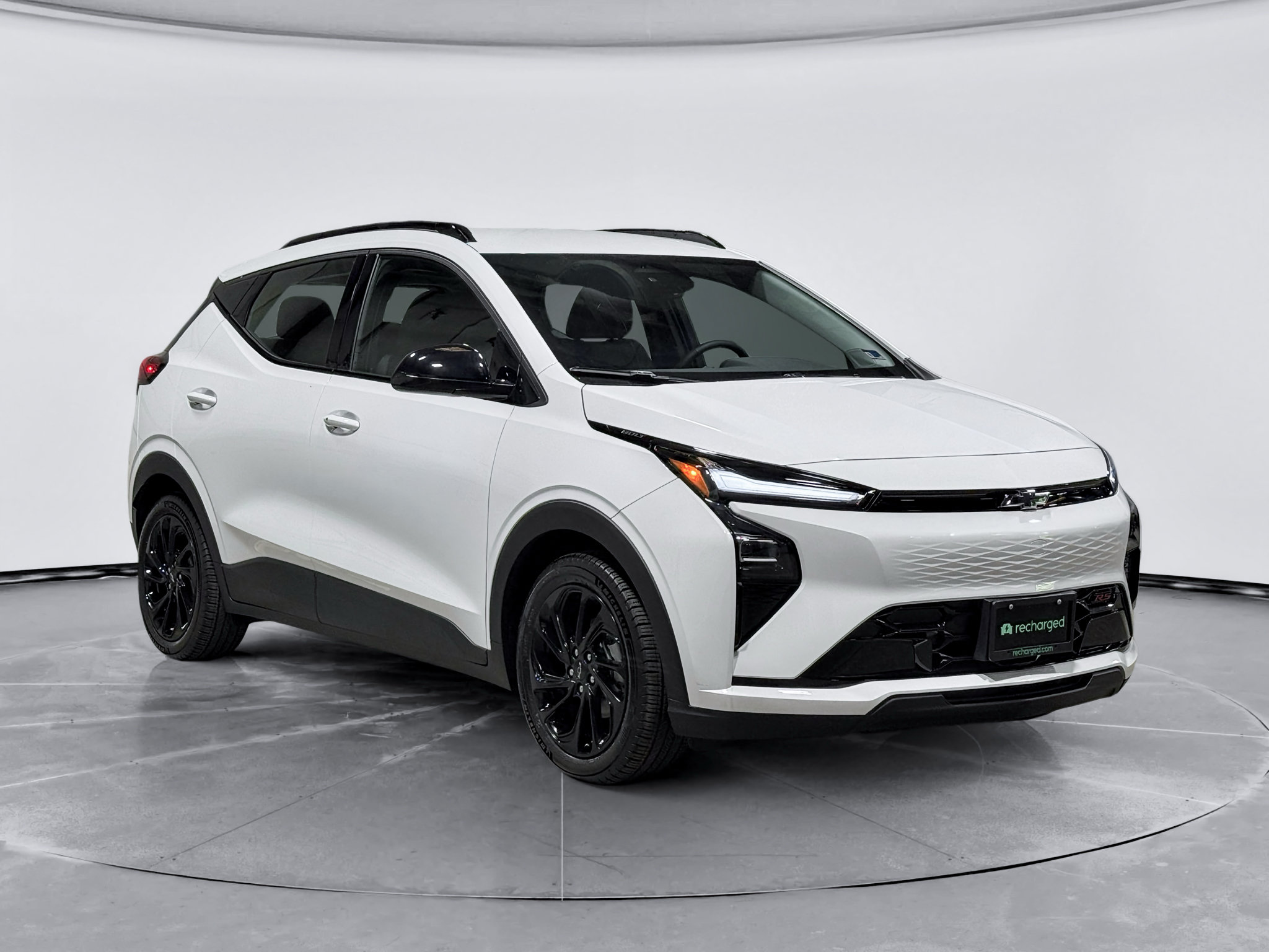 Used 2027 Chevrolet Bolt RS FWD image 4