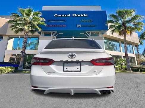 Used 2024 Toyota Camry SE w/ Convenience Package FWD image 6