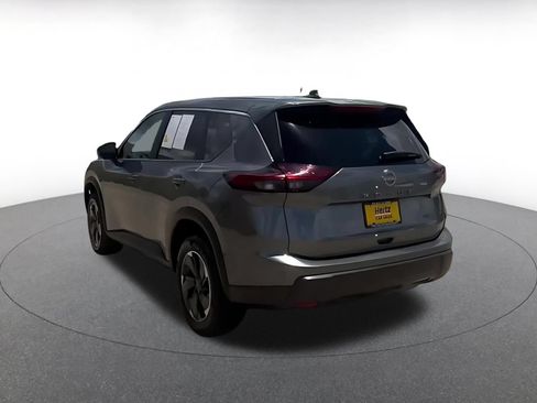 Used 2025 Nissan Rogue SV AWD/4WD image 11