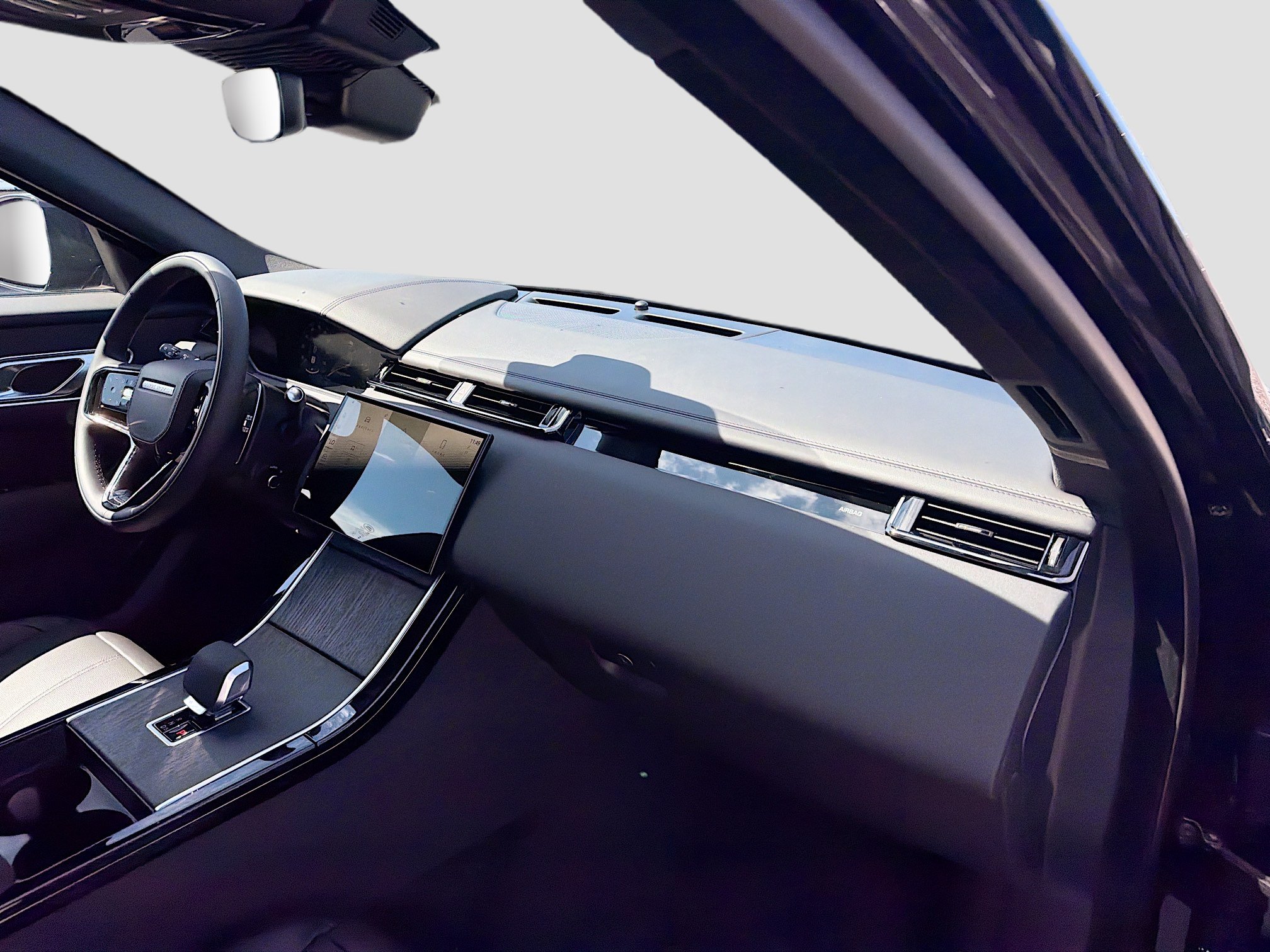 New 2026 Land Rover Range Rover Velar Dynamic SE AWD/4WD image 14