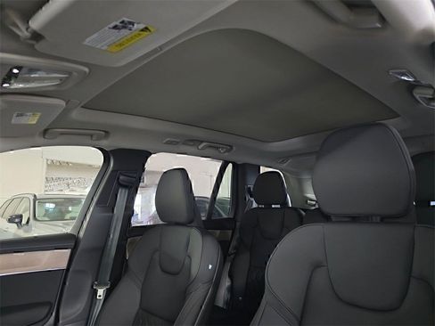 New 2026 Volvo XC90 T8 Plus w/ Protection Package Premier image 11