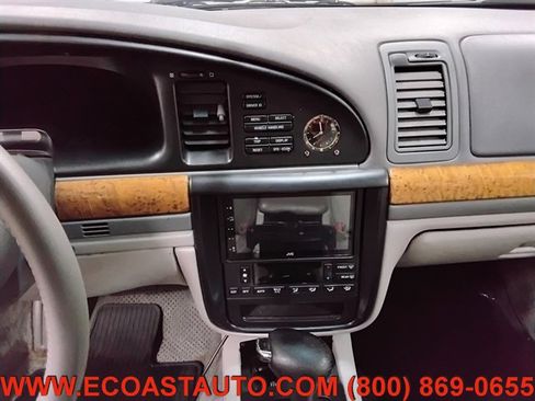 Used 1999 Lincoln Continental image 12