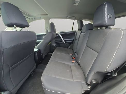 Used 2018 Toyota RAV4 XLE FWD image 11