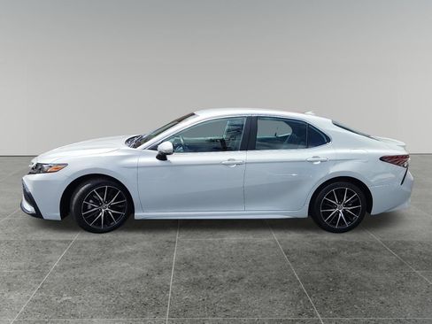 Certified 2024 Toyota Camry SE FWD image 4