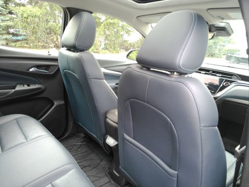 Used 2023 Chevrolet Bolt EUV Premier w/ Sun & Sound Package FWD image 20