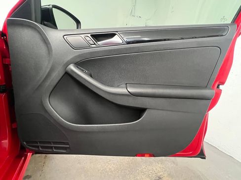 Used 2018 Volkswagen Jetta Sport FWD image 11