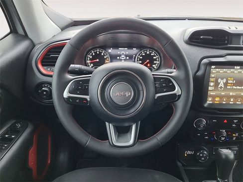 Used 2023 Jeep Renegade Trailhawk image 12