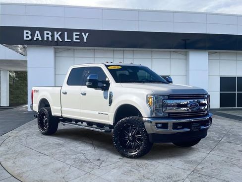 Used 2018 Ford F250 Lariat w/ Chrome Package image 1