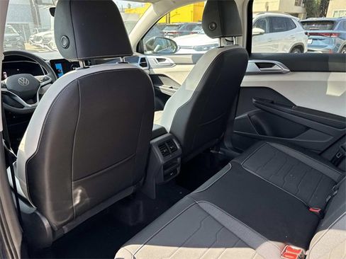 New 2025 Volkswagen Taos SE image 11