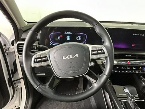 Used 2025 Kia Telluride S FWD image 14