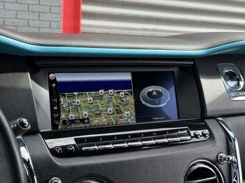 Used 2022 Rolls-Royce Cullinan image 21