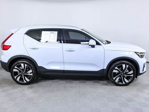 Used 2025 Volvo XC40 B5 Plus AWD/4WD image 28