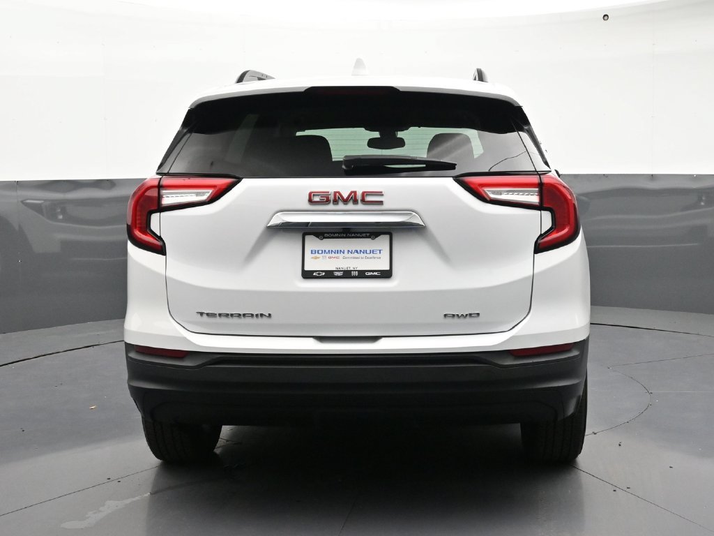 Certified 2022 GMC Terrain SLE w/ Driver Convenience Package AWD/4WD image 4