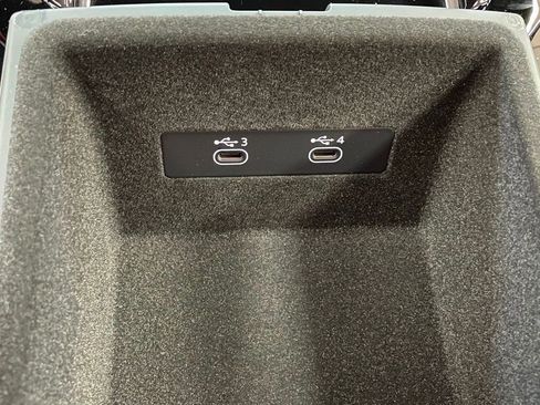 Used 2021 Audi S8 L image 27