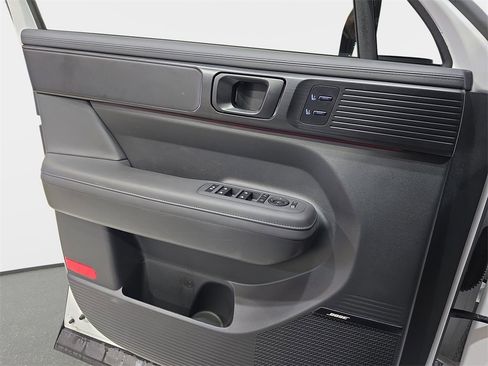 Used 2025 Hyundai Santa Fe Calligraphy image 30